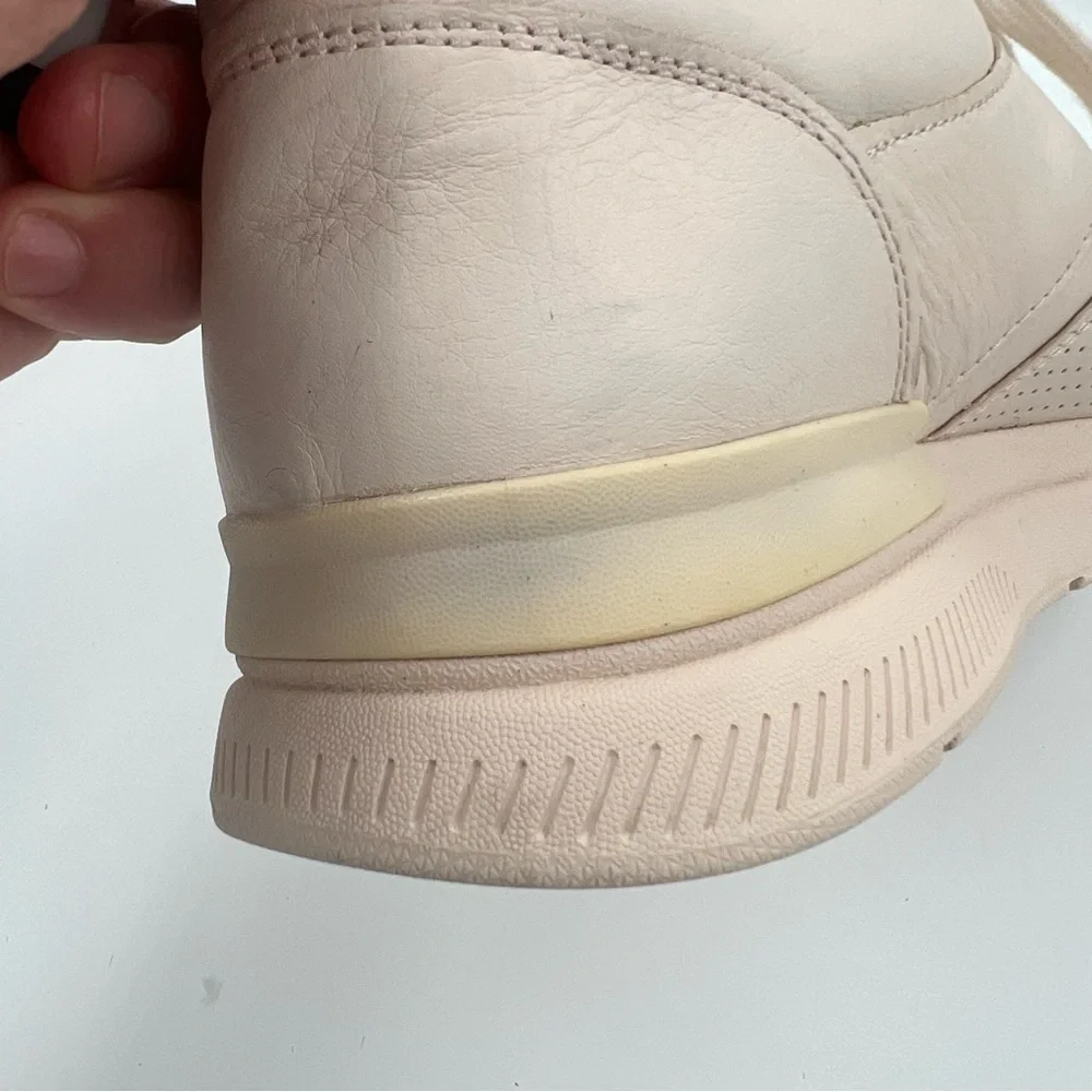 Everlane Tread The Trainer Sneaker Blush (Pale Pink) Men’s 12, Women’s‎ 14
